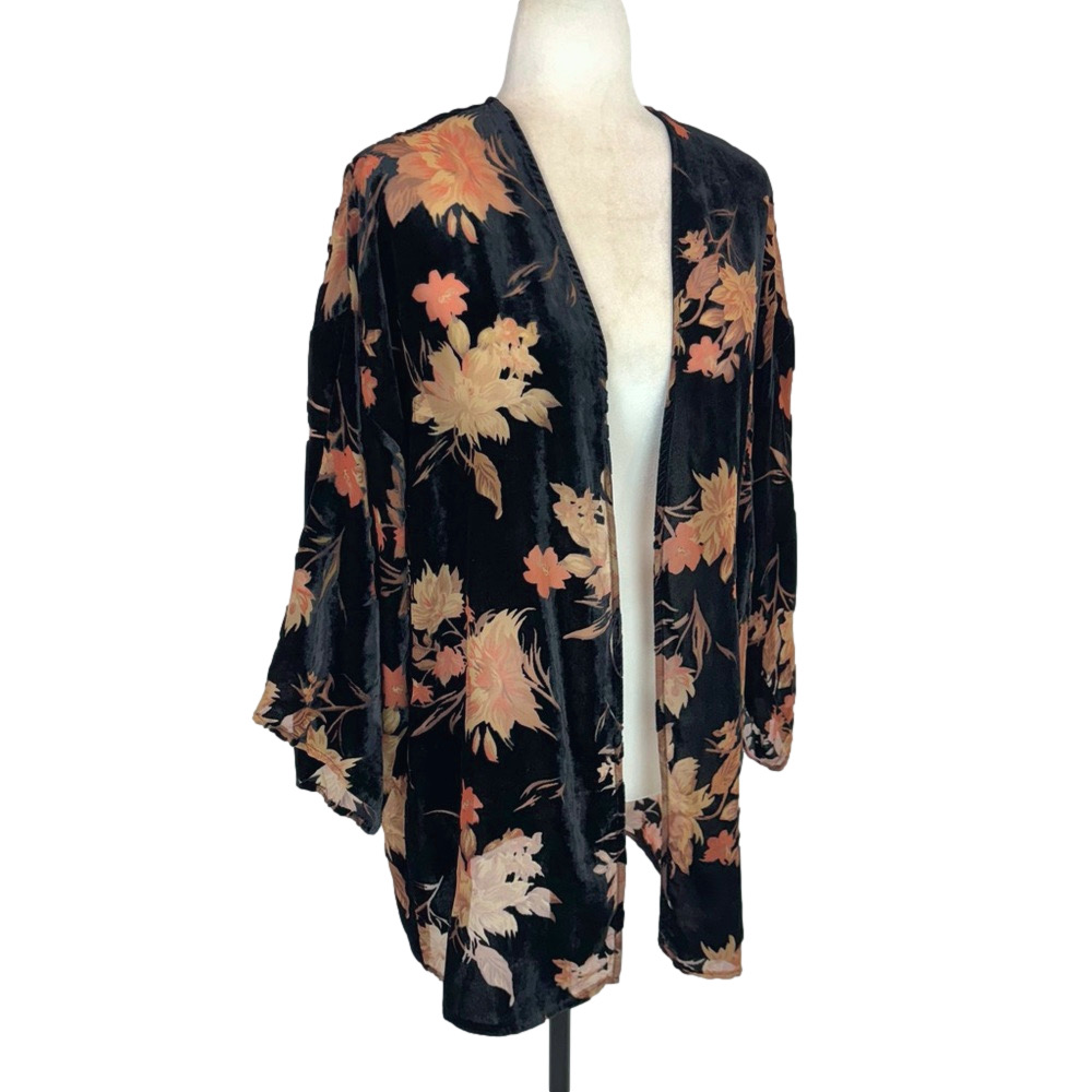 Forever 21 burnout velvet kimono
